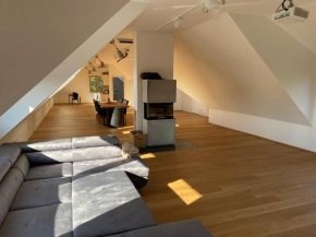 Salzburg-Loft im Stadtteil Leopoldskron-Moos 120qm mit Balkon & Untersbergblick